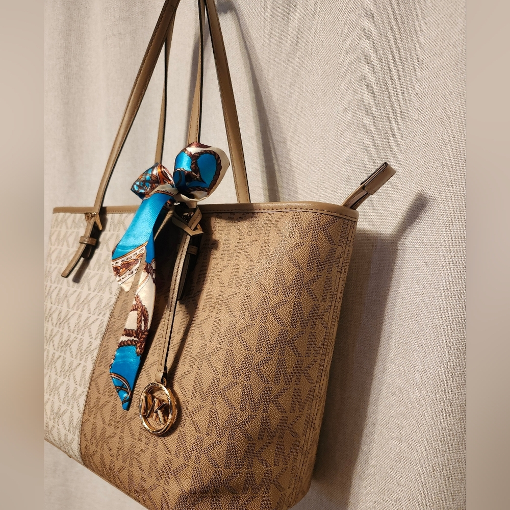 Michael Kors Large Jet Set Camel Multicolor Zip Top Tote - Picture 3 of 16
